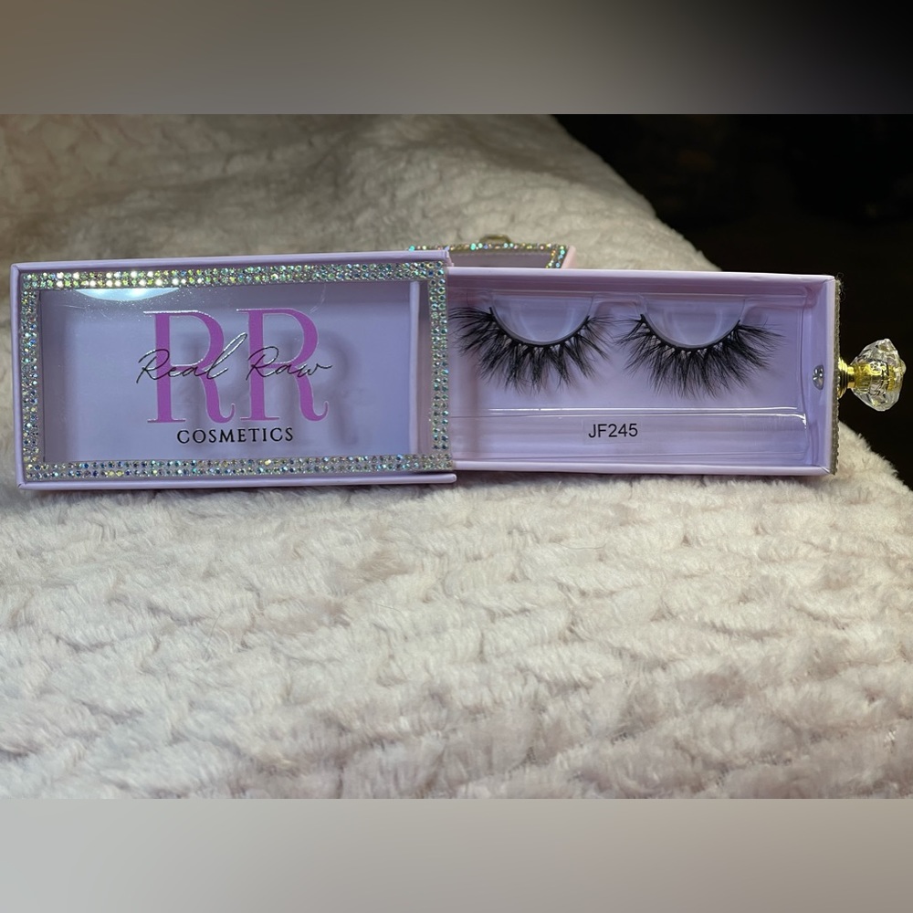 Eyelashes